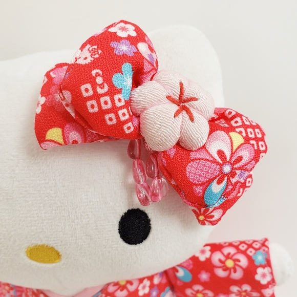 Sanrio Hello Kitty Plush Pink Red Kimono - Picture 2 of 9